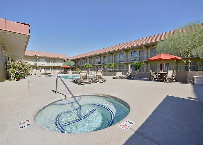 Western Airport 3*
